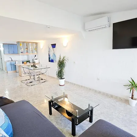 Duplex Con Vistas Al Mar, Playa Y Puerto A Pasos